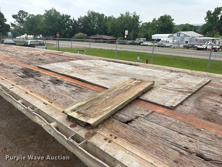 image for item EV2945 2000 Fontaine LFTW-6-8048WSAWK flatbed trailer