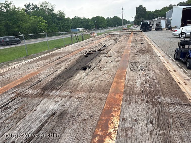 image for item EV2945 2000 Fontaine LFTW-6-8048WSAWK flatbed trailer