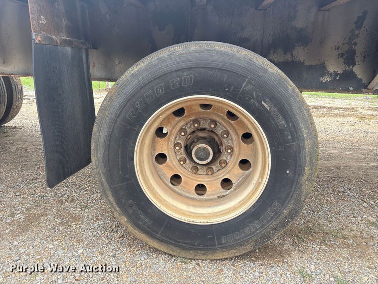image for item EV2945 2000 Fontaine LFTW-6-8048WSAWK flatbed trailer