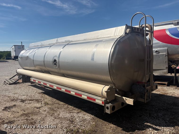 image for item EV2960 2014 Centerline Tank & Trailer truck tank bed