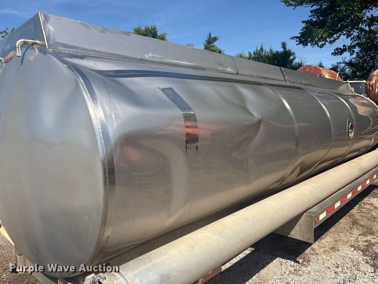 image for item EV2960 2014 Centerline Tank & Trailer truck tank bed
