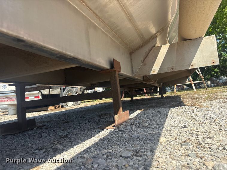 image for item EV2960 2014 Centerline Tank & Trailer truck tank bed