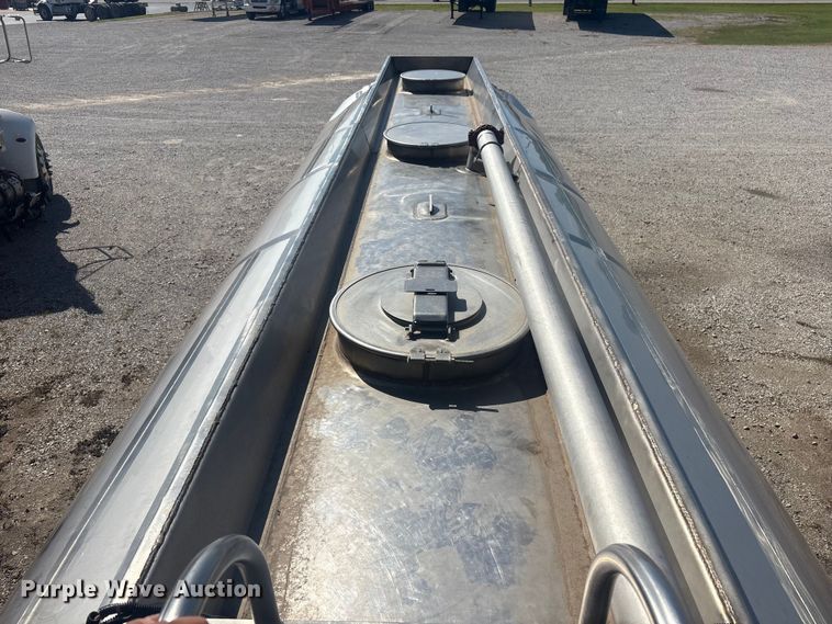 image for item EV2960 2014 Centerline Tank & Trailer truck tank bed