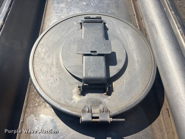 image for item EV2960 2014 Centerline Tank & Trailer truck tank bed