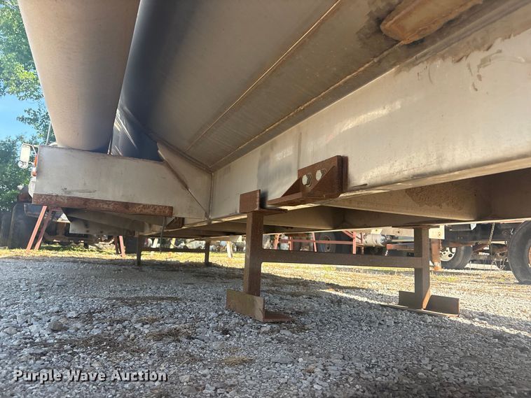 image for item EV2960 2014 Centerline Tank & Trailer truck tank bed