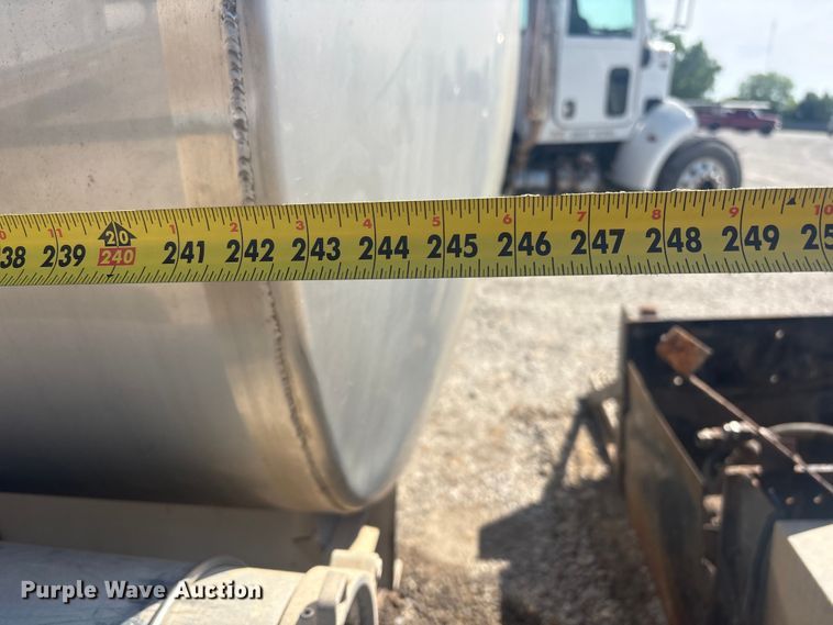 image for item EV2960 2014 Centerline Tank & Trailer truck tank bed