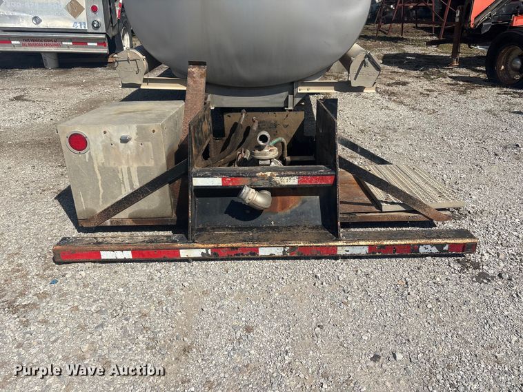 image for item EV2960 2014 Centerline Tank & Trailer truck tank bed