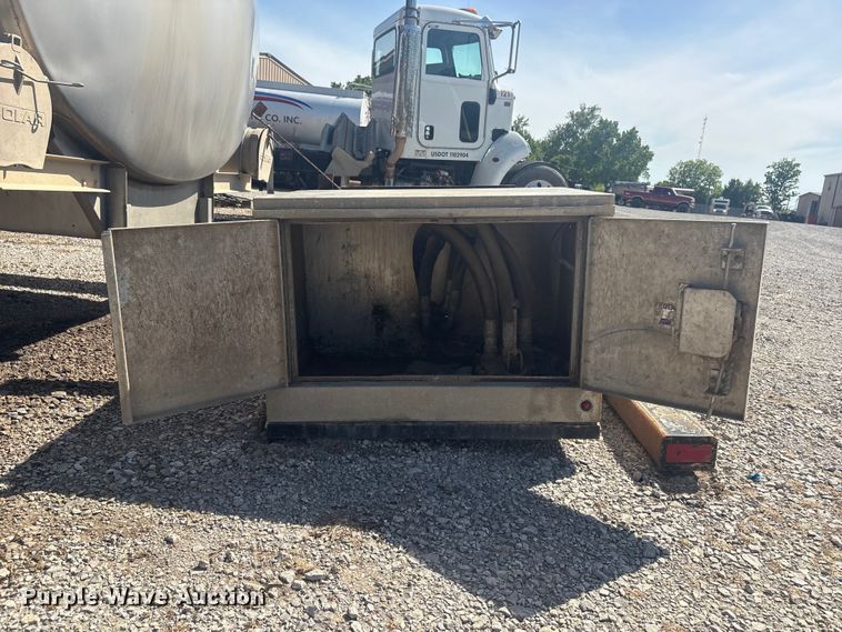 image for item EV2960 2014 Centerline Tank & Trailer truck tank bed