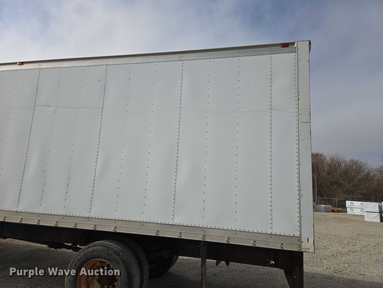 image for item EV5570 1998 Chevrolet C6500 box truck