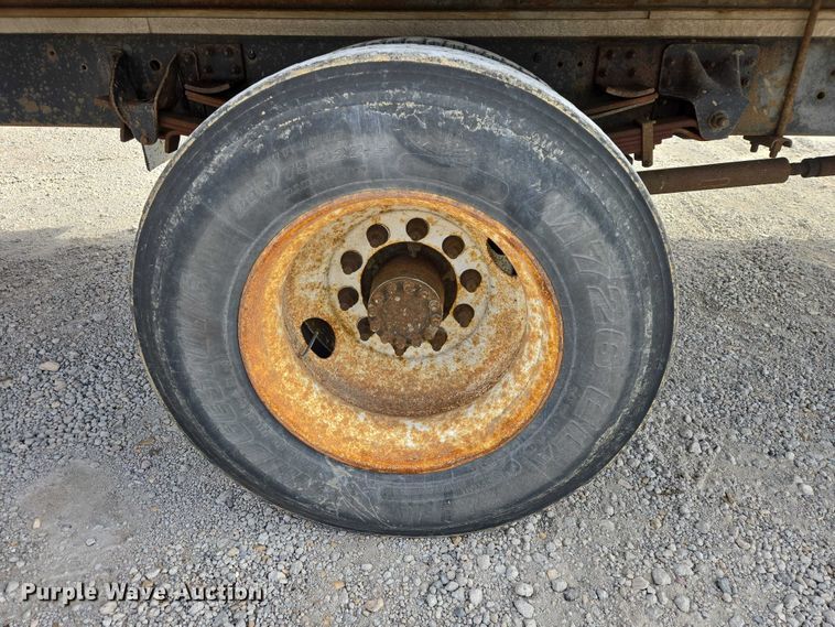 image for item EV5570 1998 Chevrolet C6500 box truck