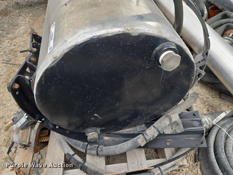 image for item EW0084 Truck parts