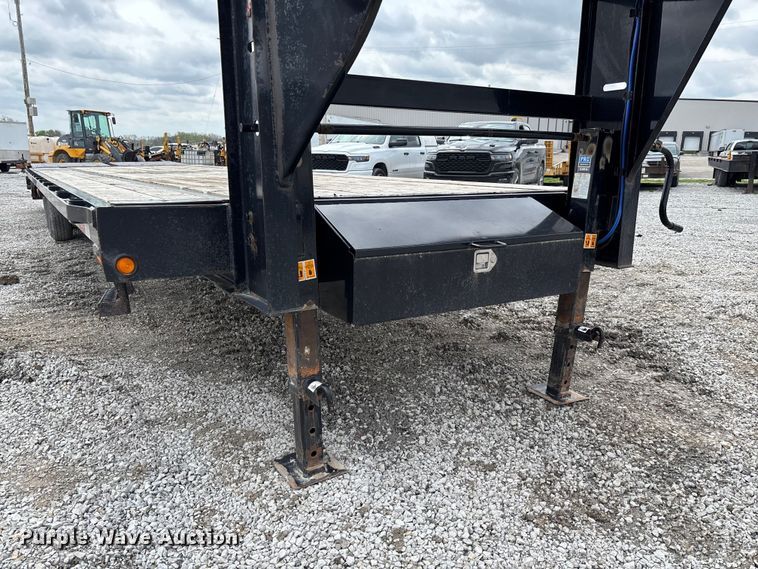 image for item FB3425 2022 Big Tex 14GN-28BK+5MR equipment trailer