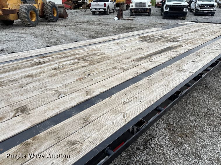 image for item FB3425 2022 Big Tex 14GN-28BK+5MR equipment trailer