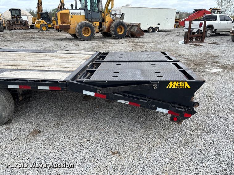 image for item FB3425 2022 Big Tex 14GN-28BK+5MR equipment trailer