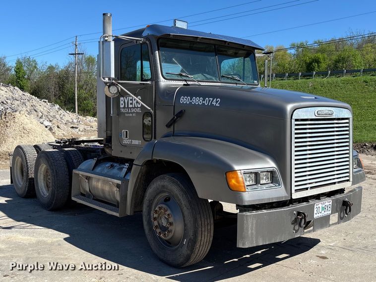 image for item FB3454 1999 Freightliner FLD semi truck