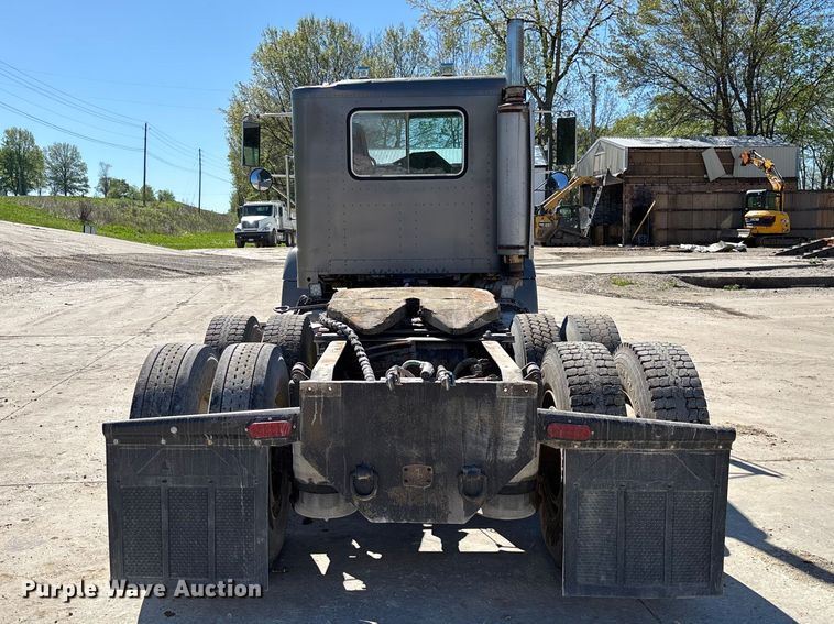 image for item FB3454 1999 Freightliner FLD semi truck