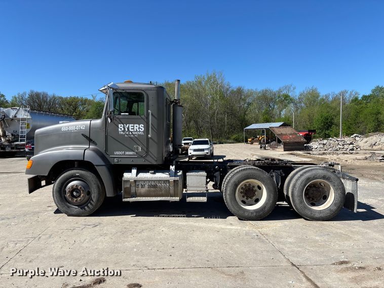 image for item FB3454 1999 Freightliner FLD semi truck