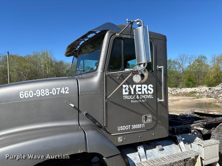 image for item FB3454 1999 Freightliner FLD semi truck