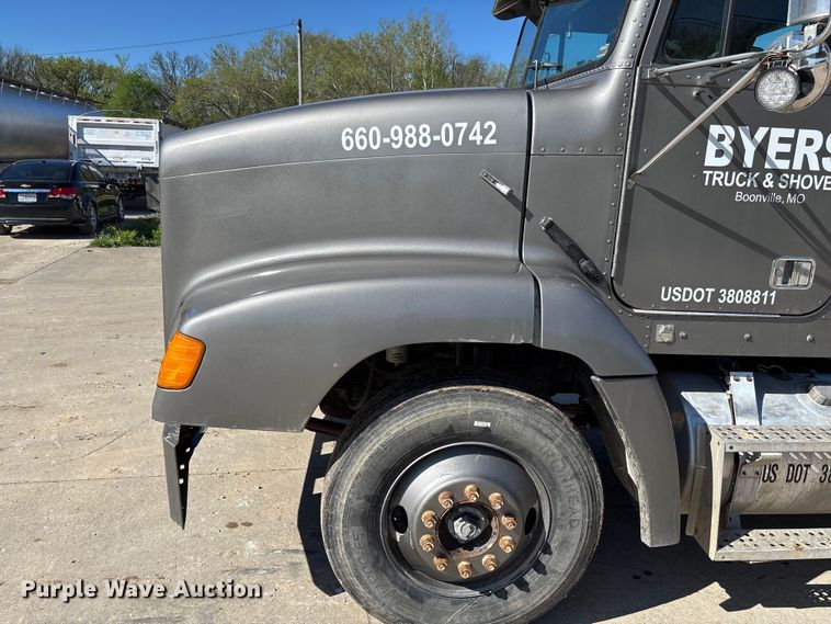 image for item FB3454 1999 Freightliner FLD semi truck