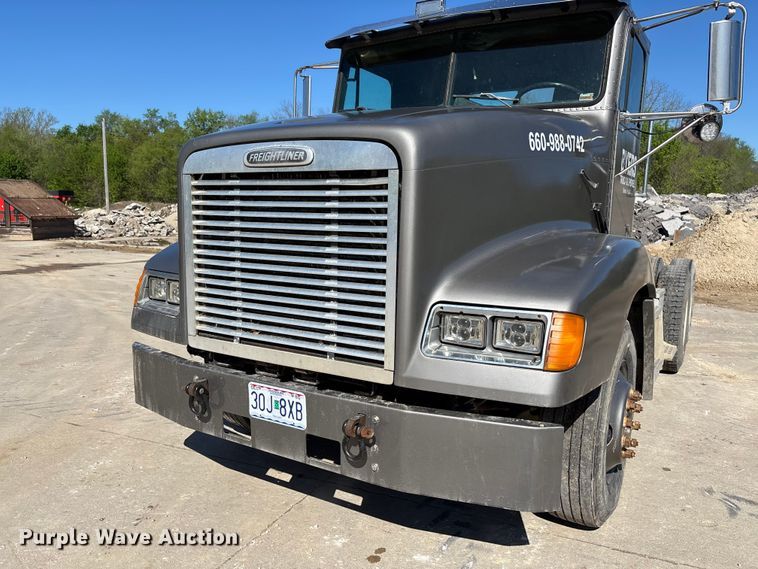 image for item FB3454 1999 Freightliner FLD semi truck