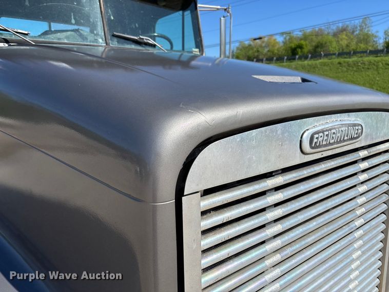 image for item FB3454 1999 Freightliner FLD semi truck