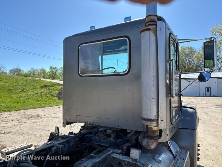 image for item FB3454 1999 Freightliner FLD semi truck