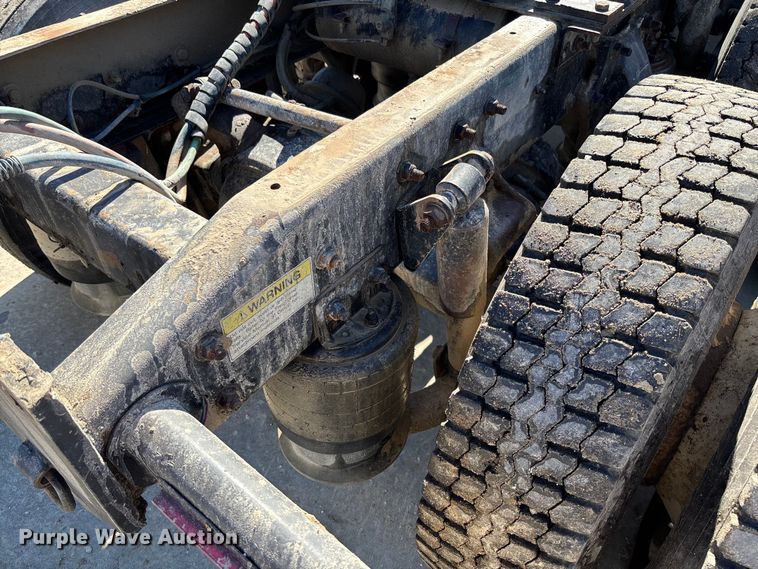 image for item FB3454 1999 Freightliner FLD semi truck