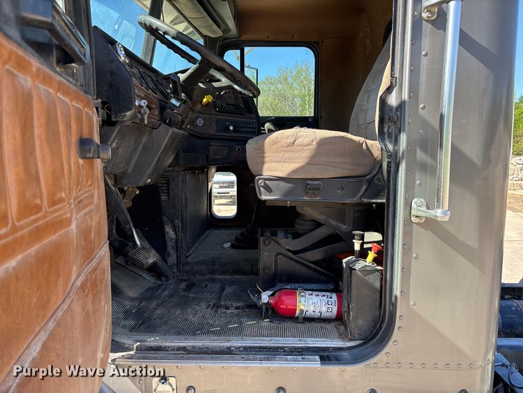 image for item FB3454 1999 Freightliner FLD semi truck
