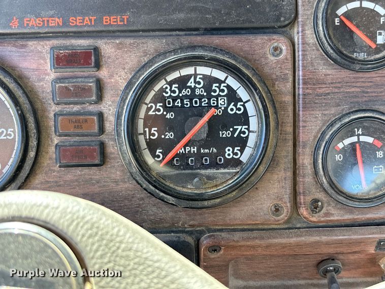 image for item FB3454 1999 Freightliner FLD semi truck