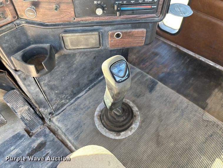 image for item FB3454 1999 Freightliner FLD semi truck