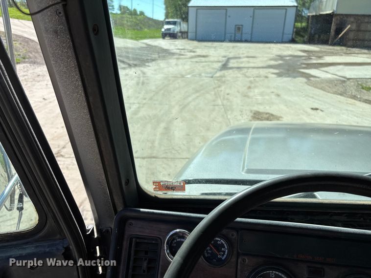 image for item FB3454 1999 Freightliner FLD semi truck