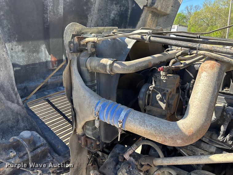 image for item FB3454 1999 Freightliner FLD semi truck