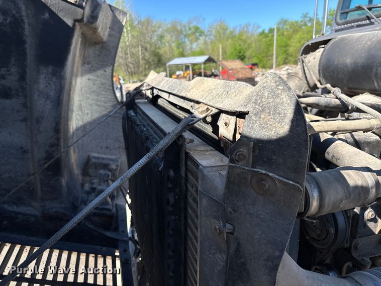 image for item FB3454 1999 Freightliner FLD semi truck