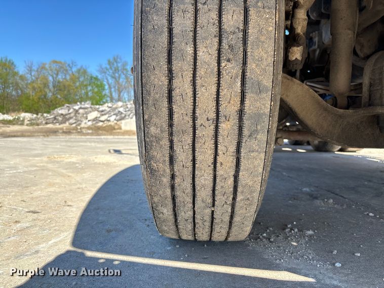 image for item FB3454 1999 Freightliner FLD semi truck