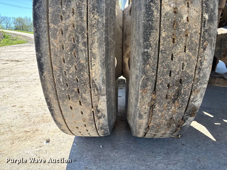 image for item FB3454 1999 Freightliner FLD semi truck