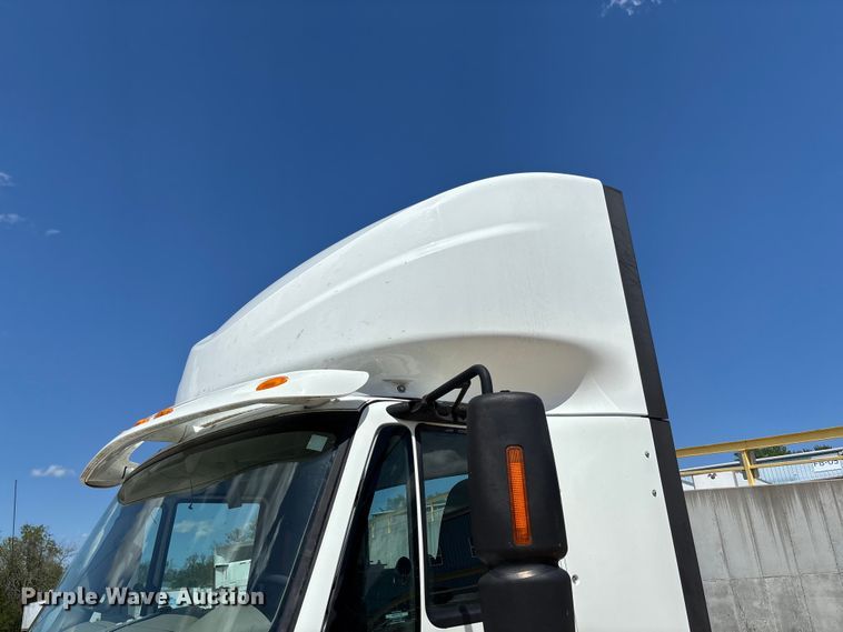 image for item FB3455 2016 International 8600 semi truck