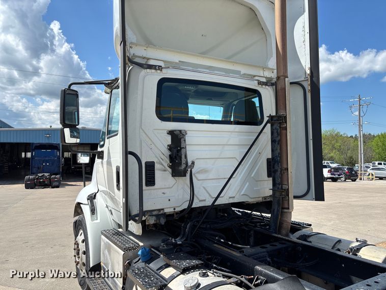 image for item FB3455 2016 International 8600 semi truck