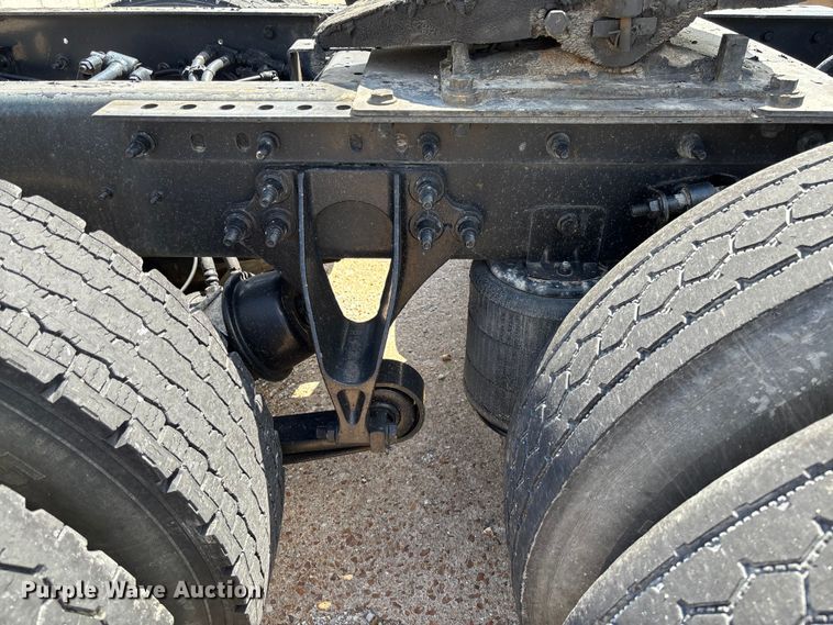 image for item FB3455 2016 International 8600 semi truck