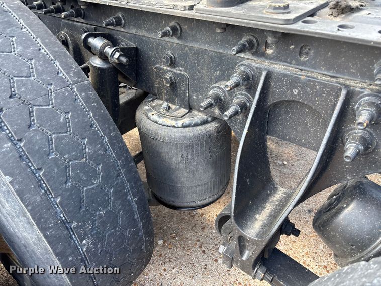 image for item FB3455 2016 International 8600 semi truck