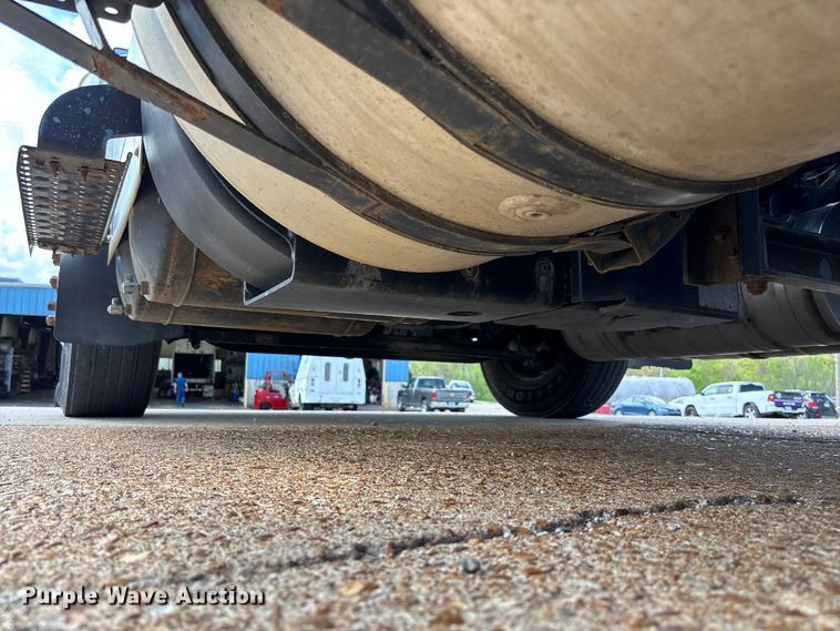 image for item FB3455 2016 International 8600 semi truck