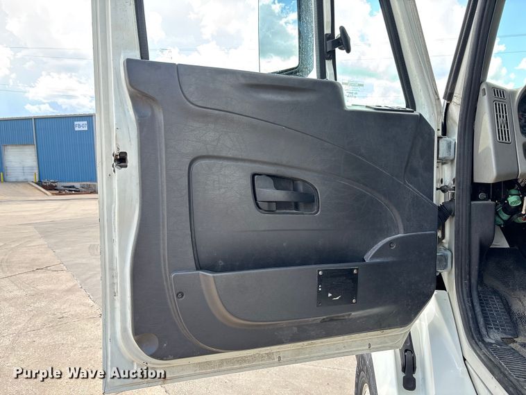 image for item FB3455 2016 International 8600 semi truck
