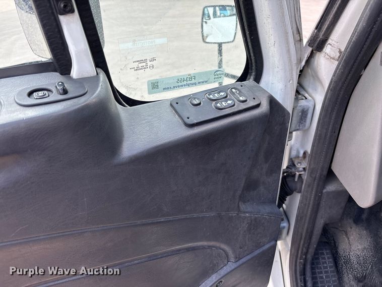 image for item FB3455 2016 International 8600 semi truck