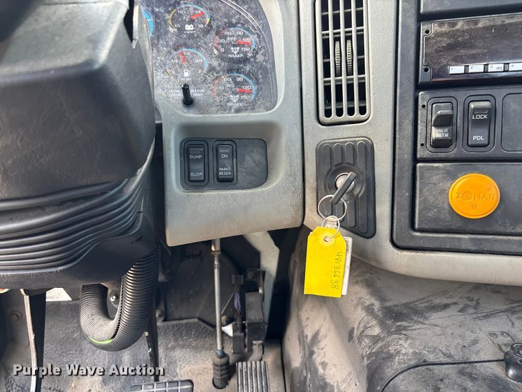 image for item FB3455 2016 International 8600 semi truck