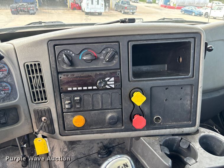 image for item FB3455 2016 International 8600 semi truck