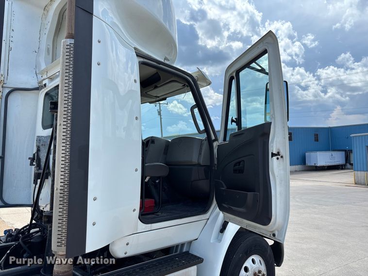 image for item FB3455 2016 International 8600 semi truck