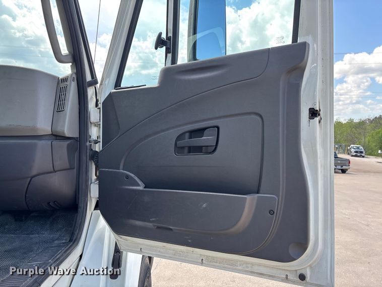 image for item FB3455 2016 International 8600 semi truck