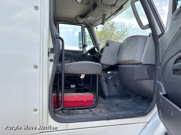 image for item FB3455 2016 International 8600 semi truck