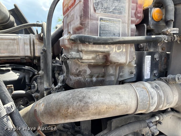 image for item FB3455 2016 International 8600 semi truck