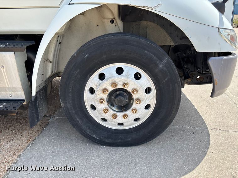 image for item FB3455 2016 International 8600 semi truck