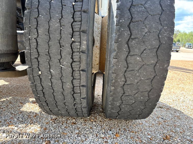 image for item FB3455 2016 International 8600 semi truck